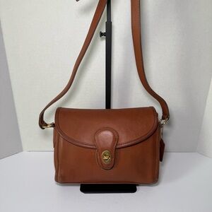 Vintage COACH Devon Turnlock Crossbody Bag in British Tan #G4C-9908 June 1994